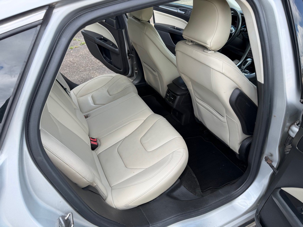 2016 Ford Fusion Image 15