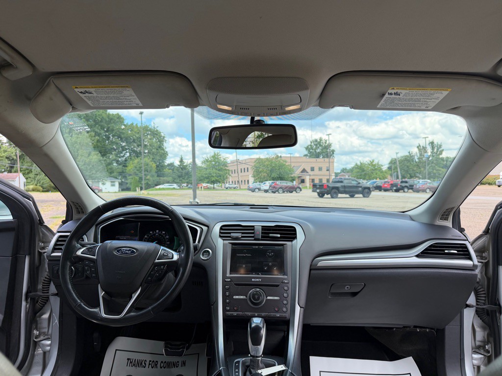 2016 Ford Fusion Image 17