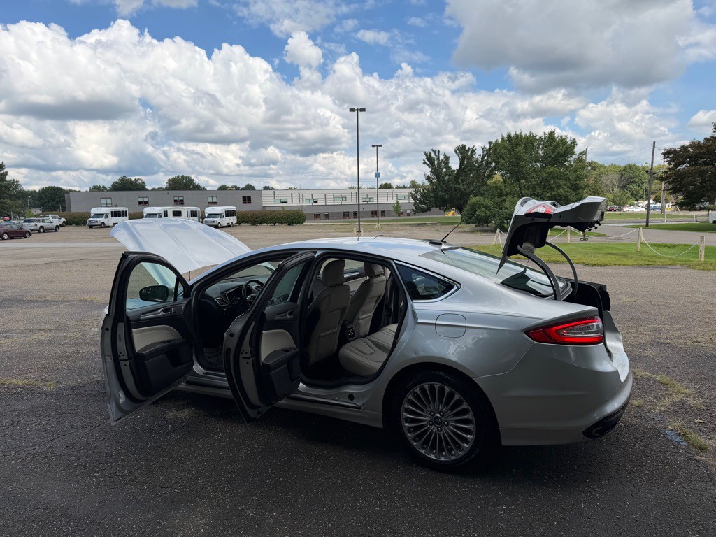 2016 Ford Fusion Image 21