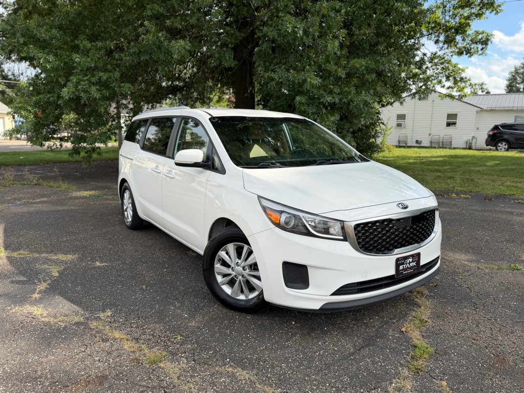 2015 Kia Sedona Image 2