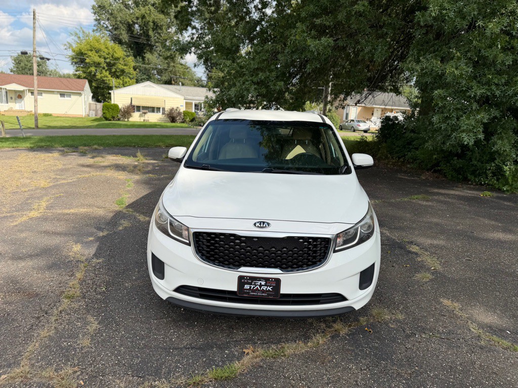 2015 Kia Sedona Image 4