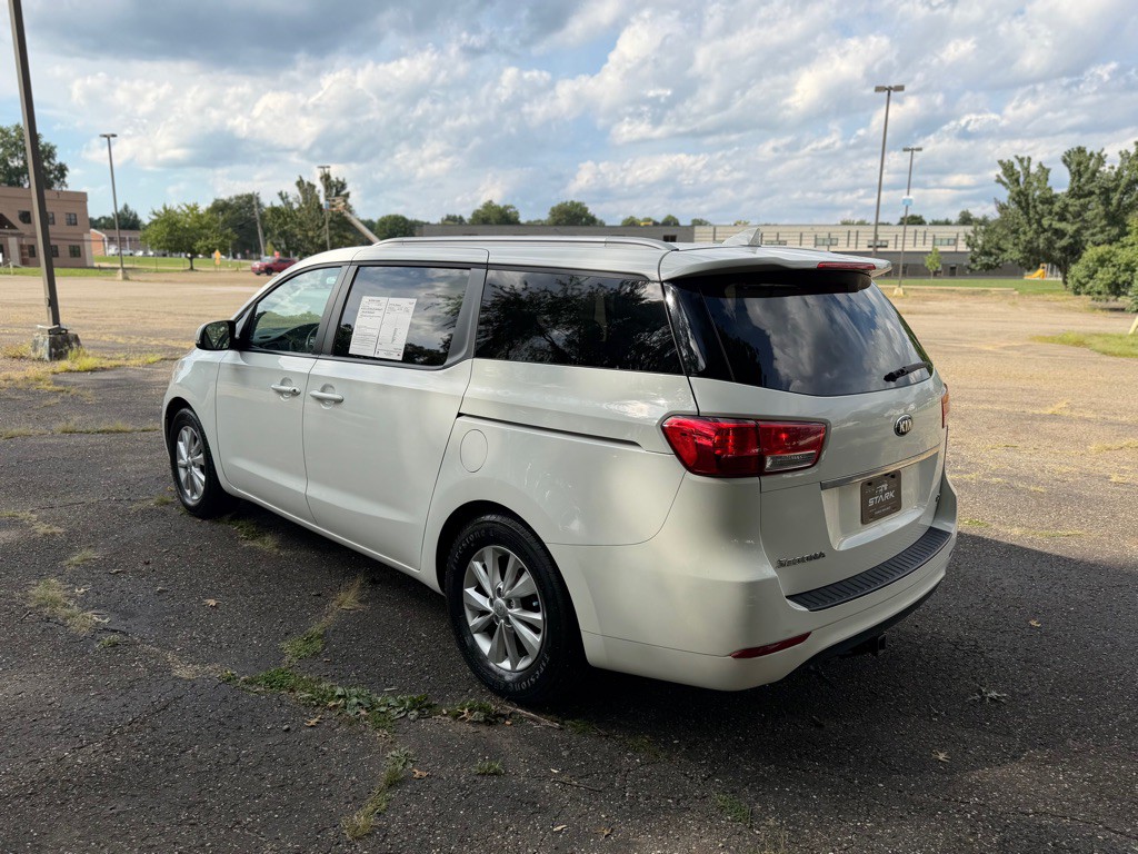 2015 Kia Sedona Image 8