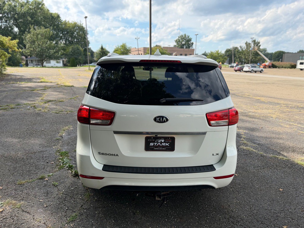 2015 Kia Sedona Image 9