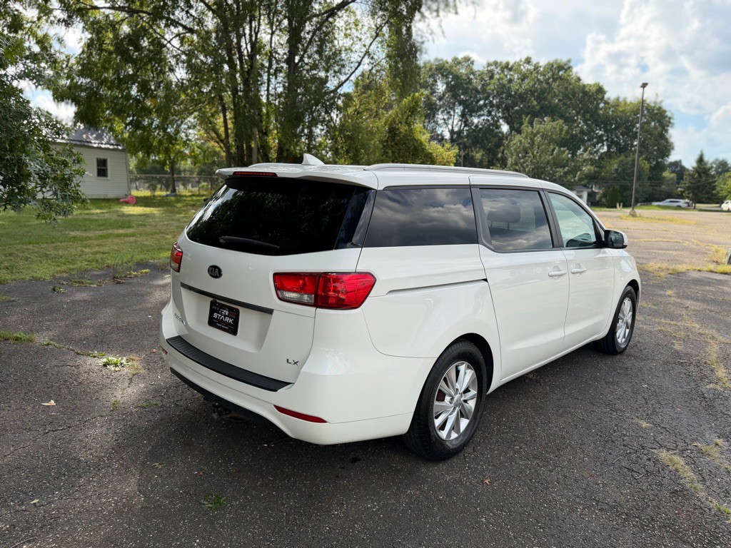 2015 Kia Sedona Image 10