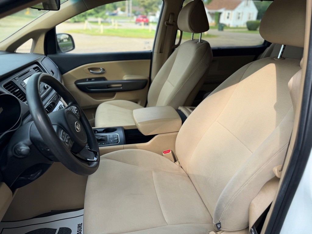 2015 Kia Sedona Image 15