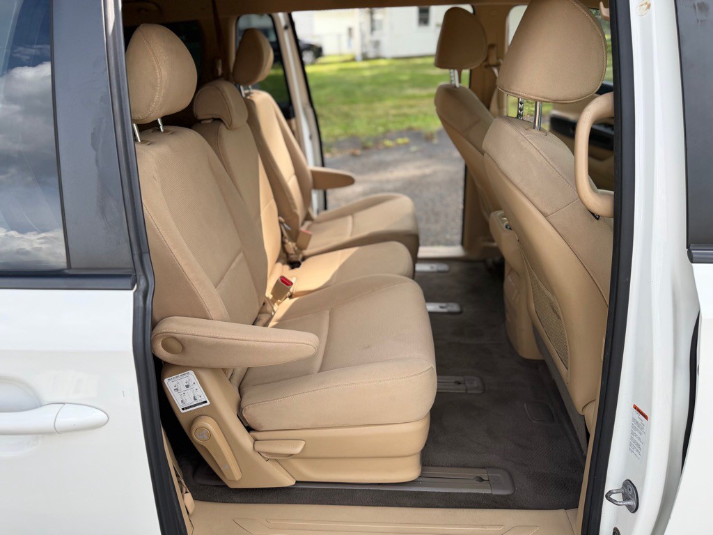 2015 Kia Sedona Image 21