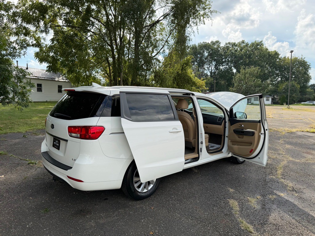 2015 Kia Sedona Image 29