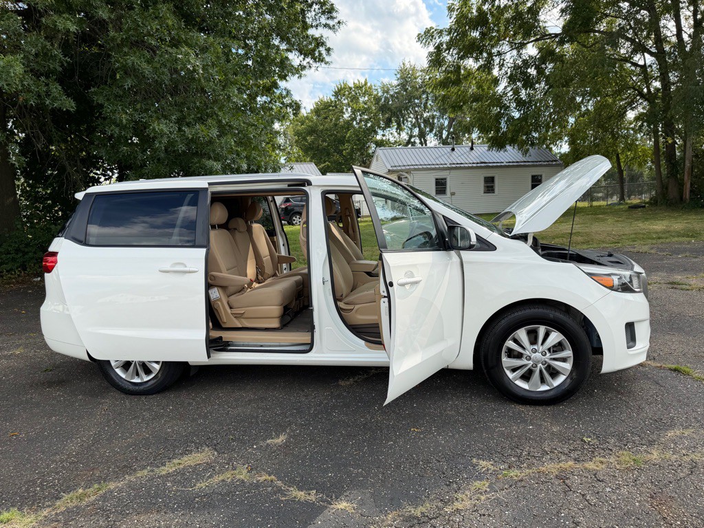 2015 Kia Sedona Image 31