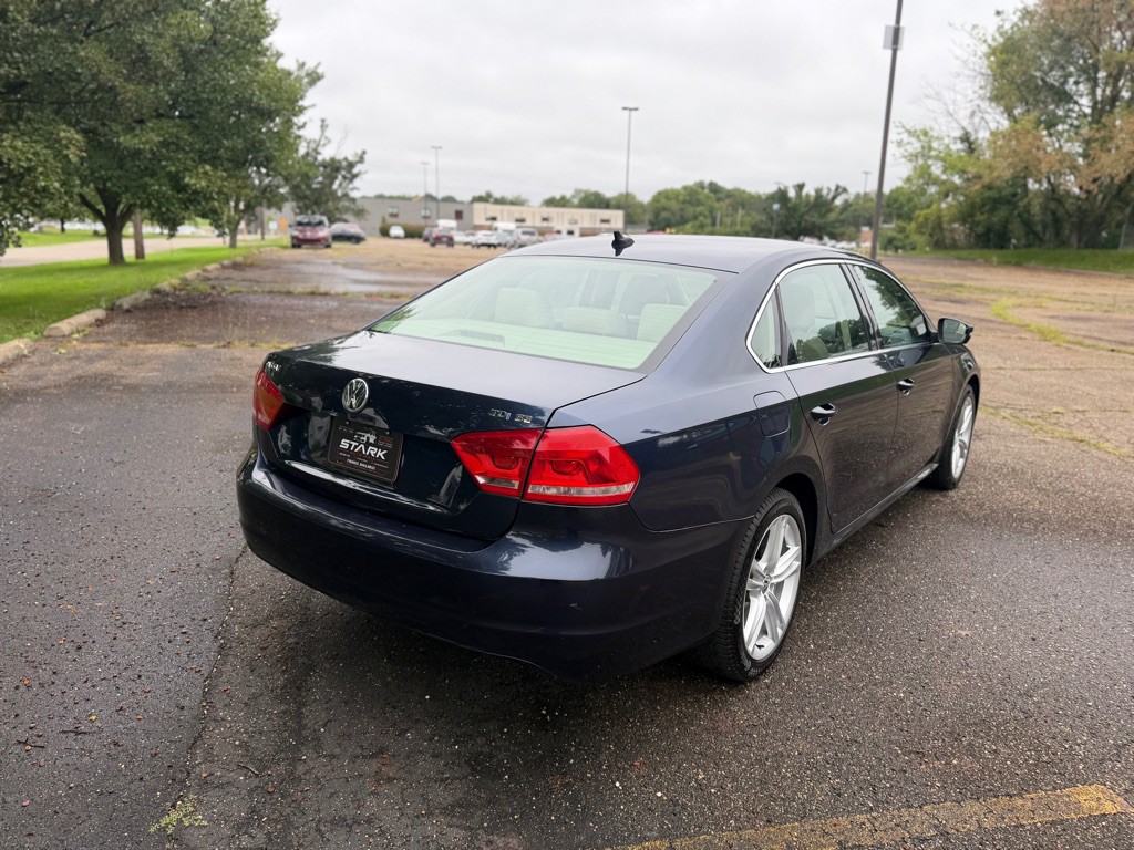 2014 Volkswagen Passat Image 10