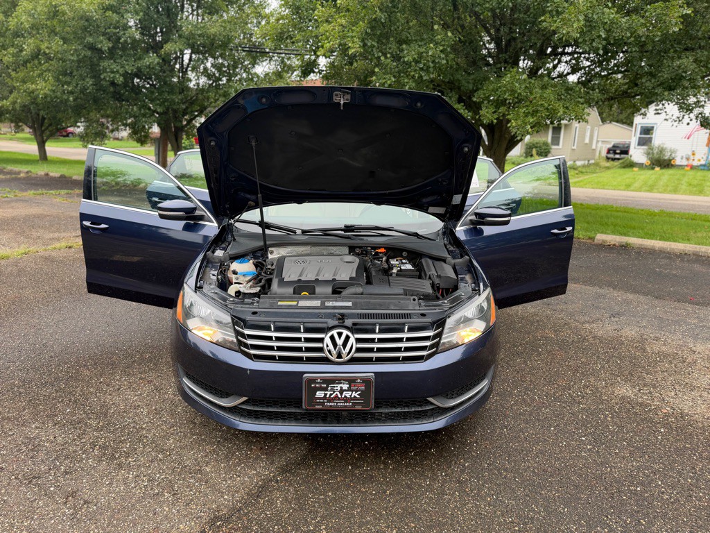2014 Volkswagen Passat Image 21