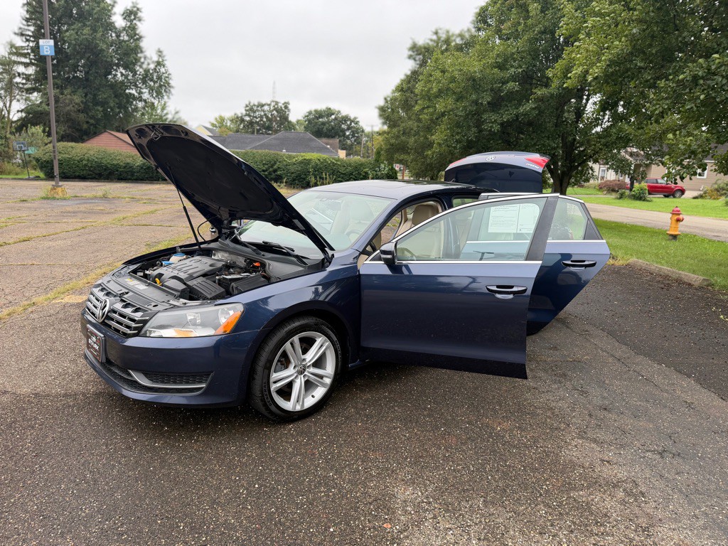 2014 Volkswagen Passat Image 22