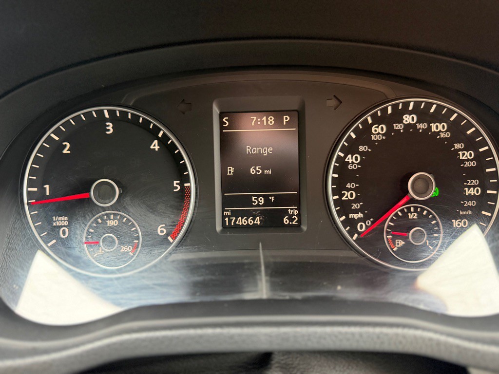 2014 Volkswagen Passat Image 27