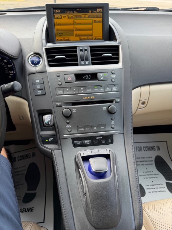 2010 Lexus HS Image 31