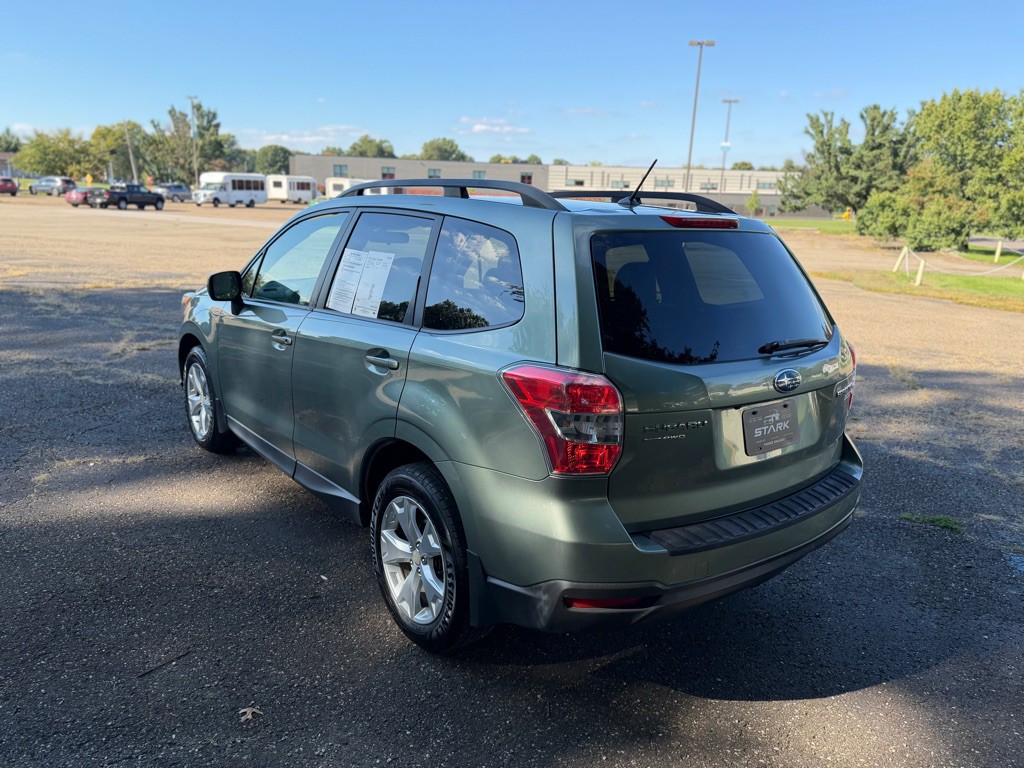 2015 Subaru Forester Image 8
