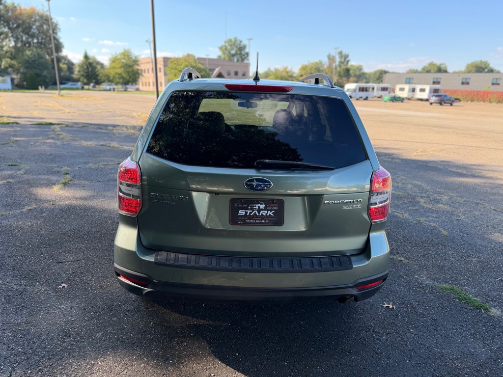 2015 Subaru Forester Image 9