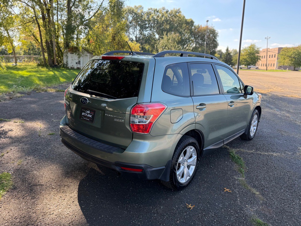 2015 Subaru Forester Image 10