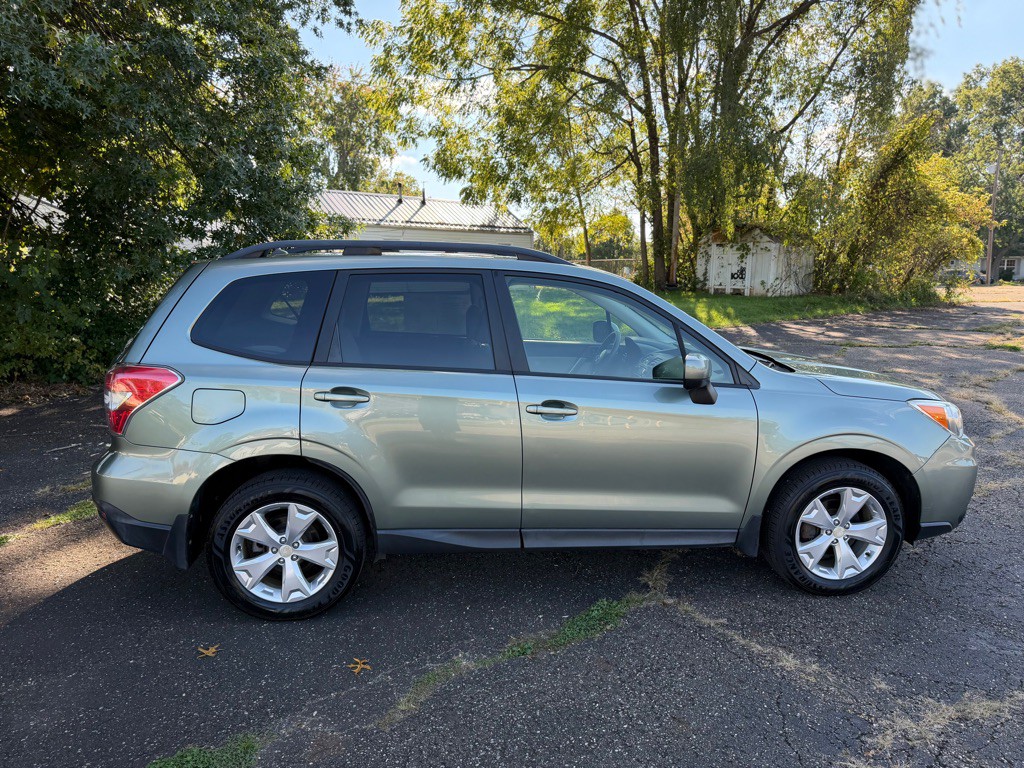 2015 Subaru Forester Image 11