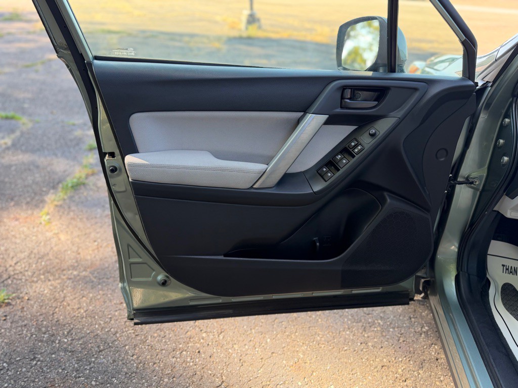 2015 Subaru Forester Image 15