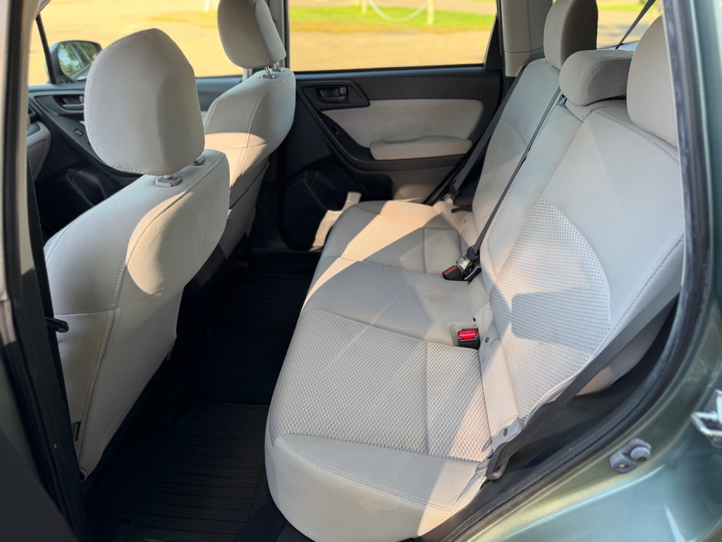 2015 Subaru Forester Image 17