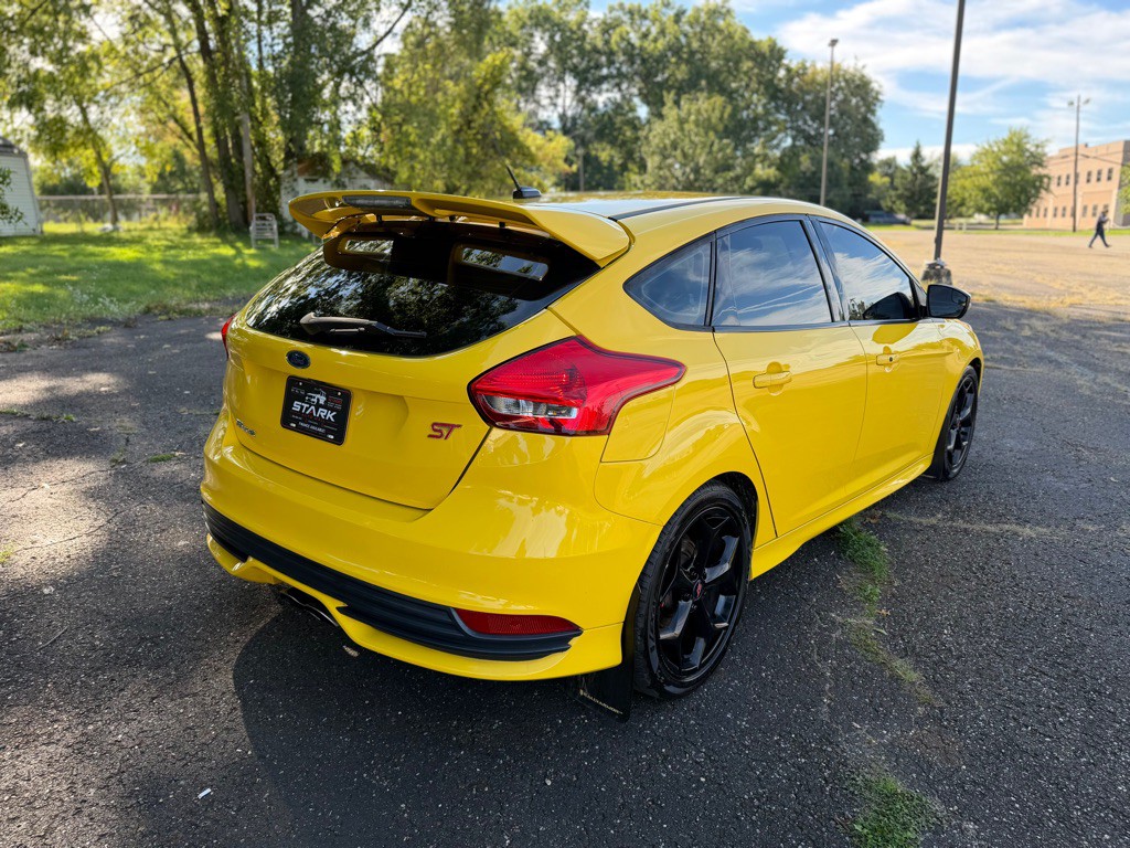 2017 Ford Focus Image 10