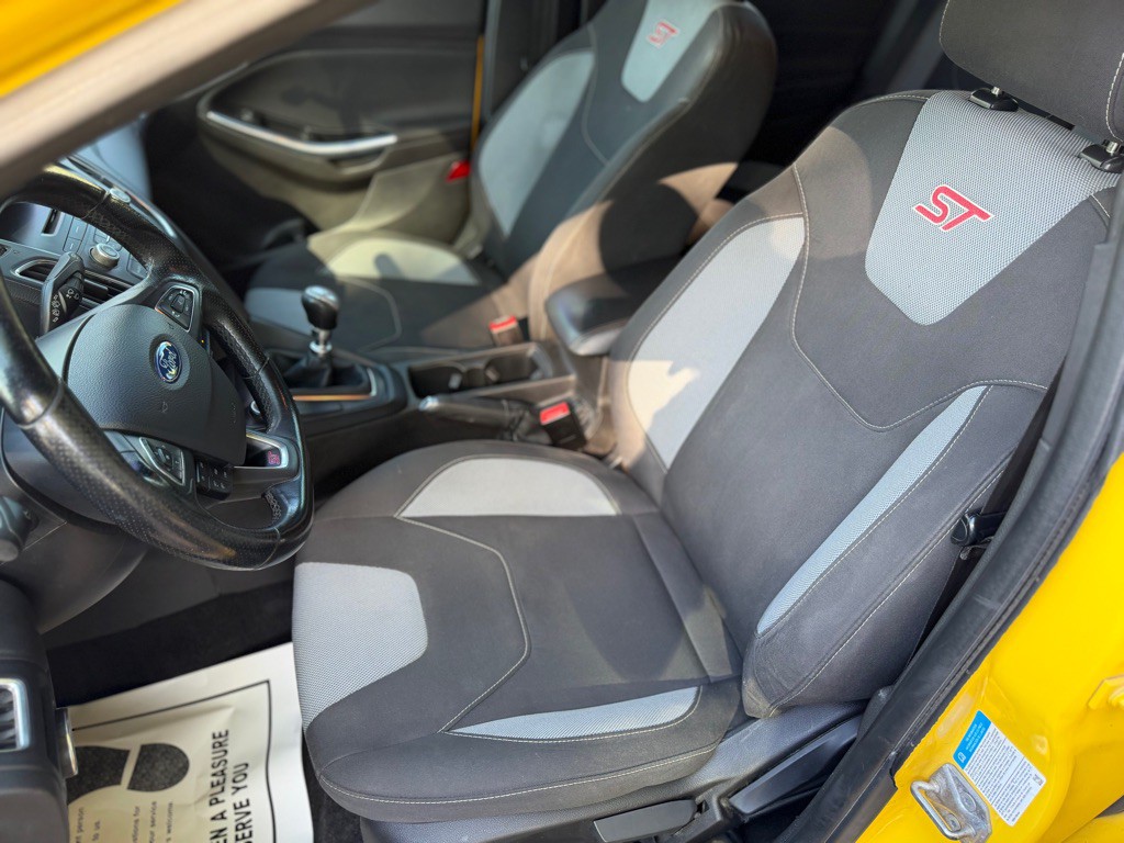 2017 Ford Focus Image 16