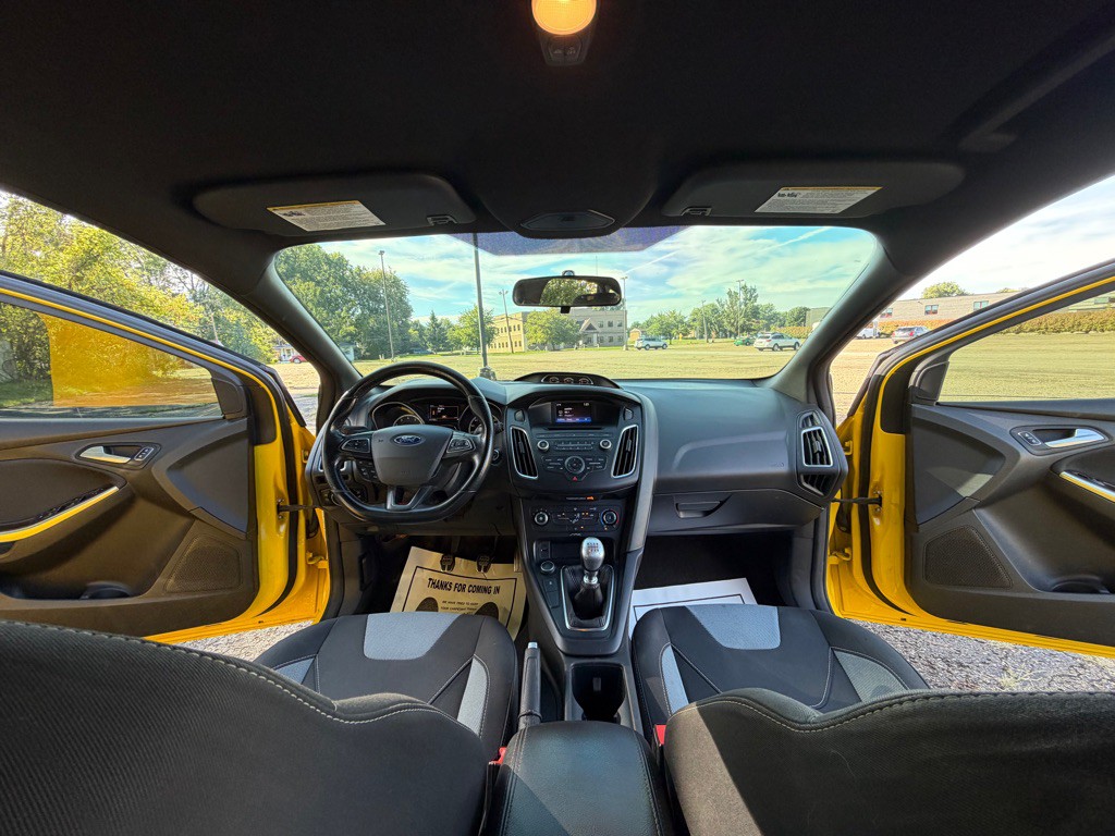2017 Ford Focus Image 22