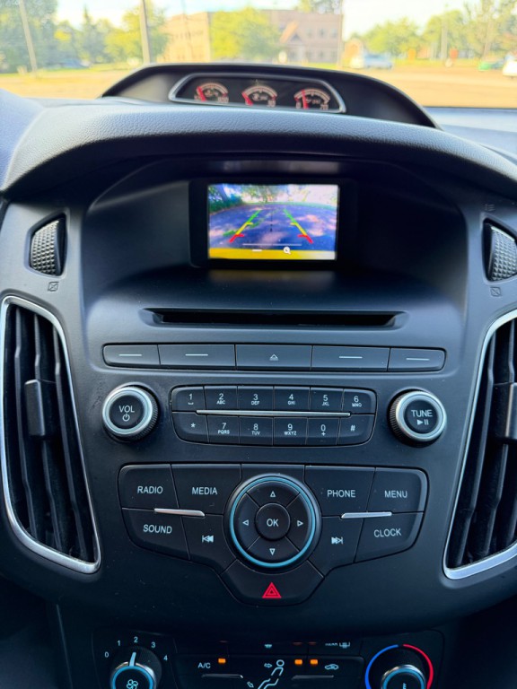 2017 Ford Focus Image 32