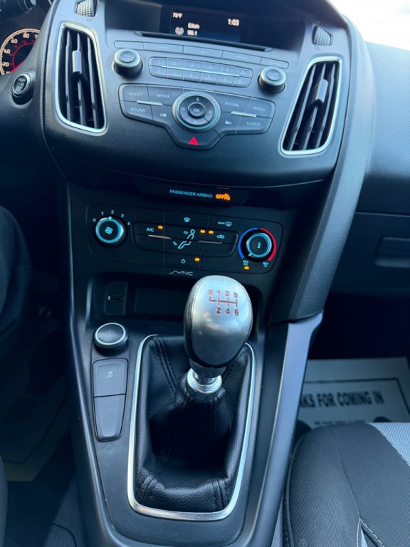 2017 Ford Focus Image 33