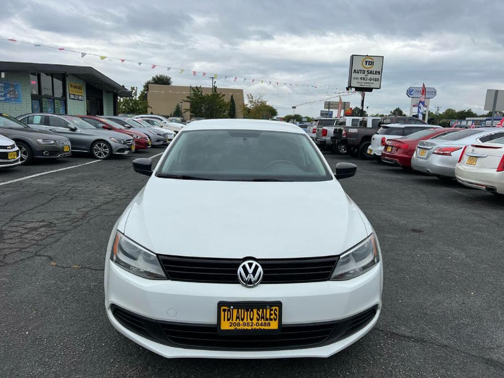 2013 Volkswagen Jetta Image 2
