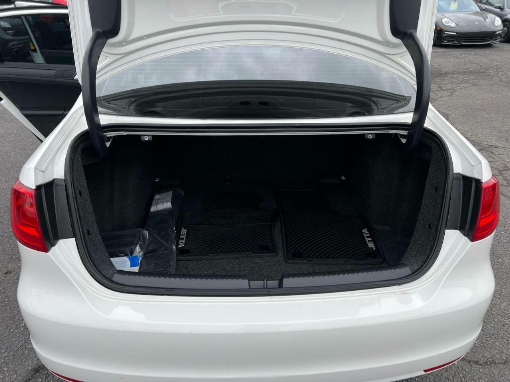 2013 Volkswagen Jetta Image 12
