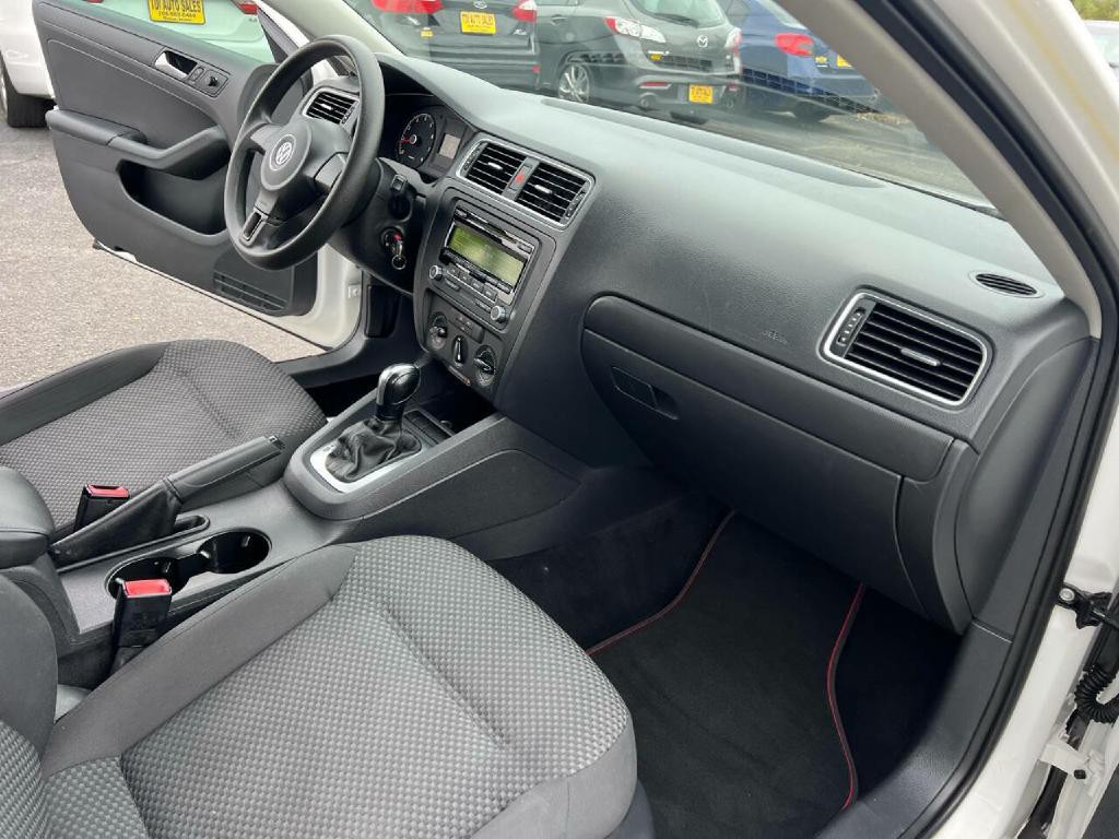 2013 Volkswagen Jetta Image 17