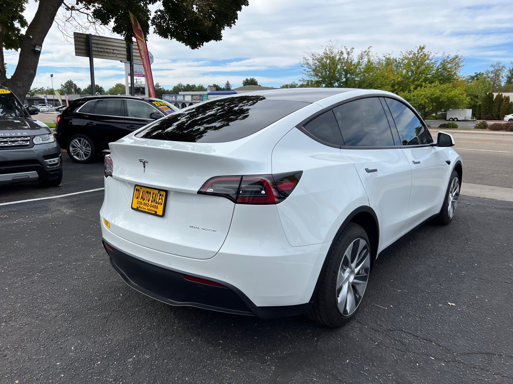 2021 Tesla Model Y Image 12