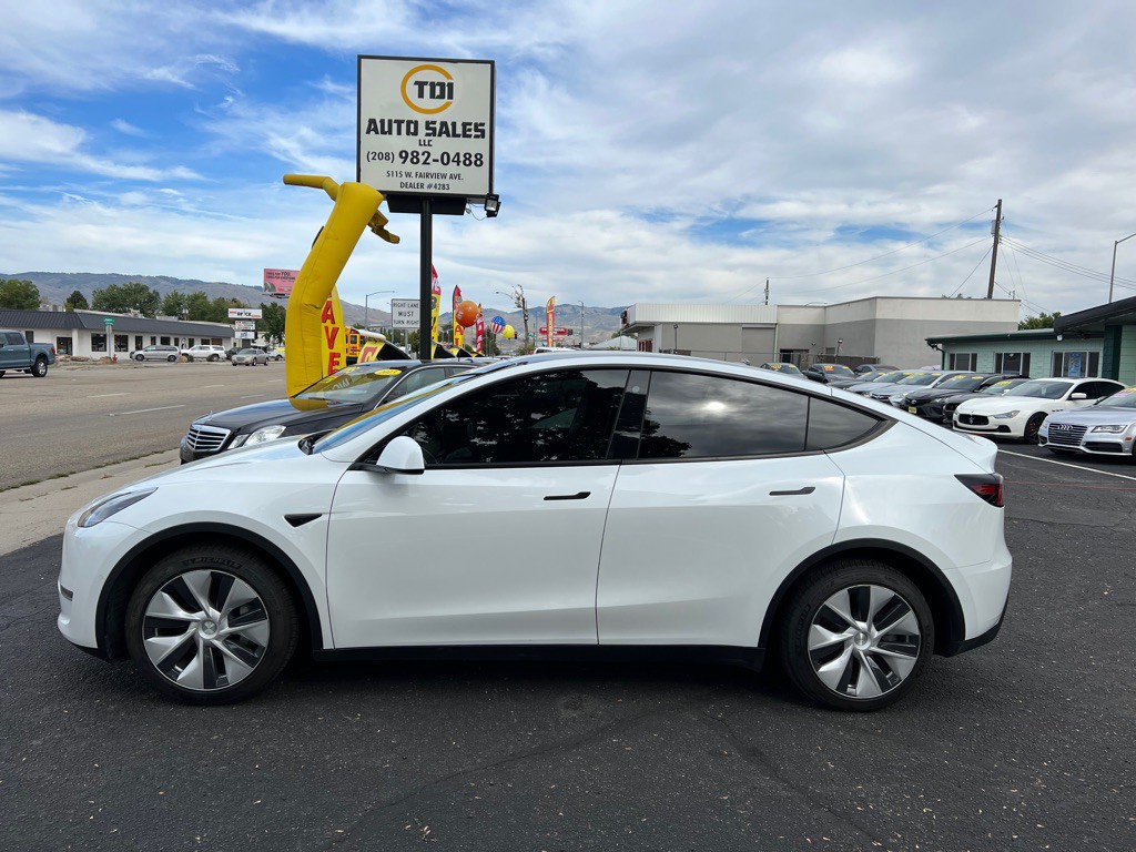 2021 Tesla Model Y Image 17