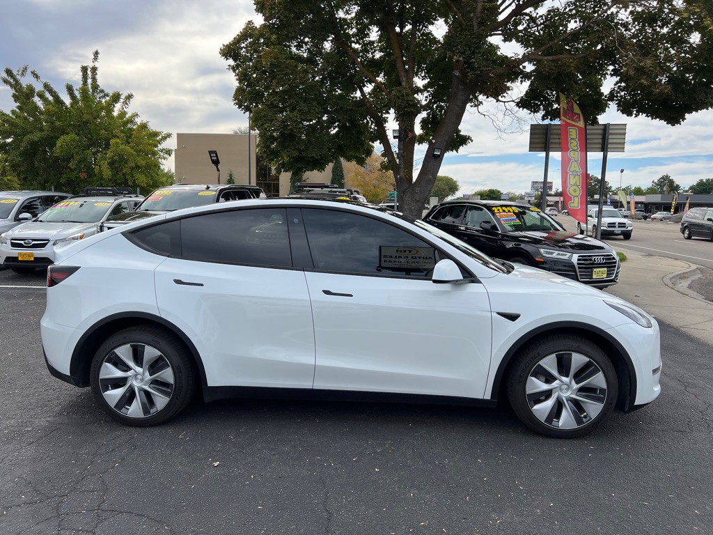 2021 Tesla Model Y Image 21
