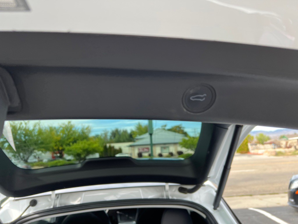2021 Tesla Model Y Image 37