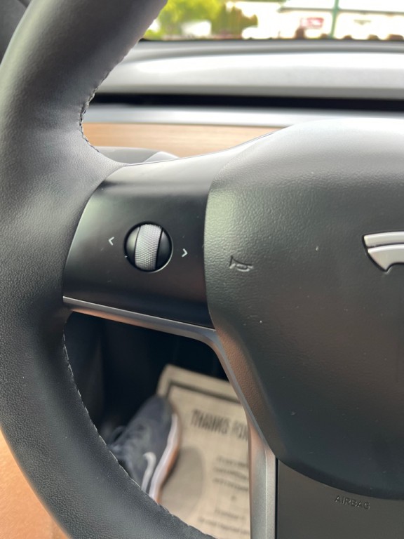 2021 Tesla Model Y Image 40