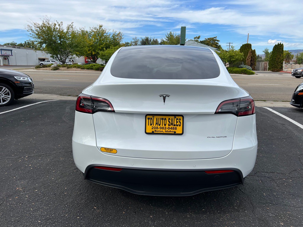 2021 Tesla Model Y Image 48
