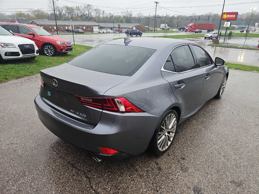 2016 Lexus IS 300 Image 11