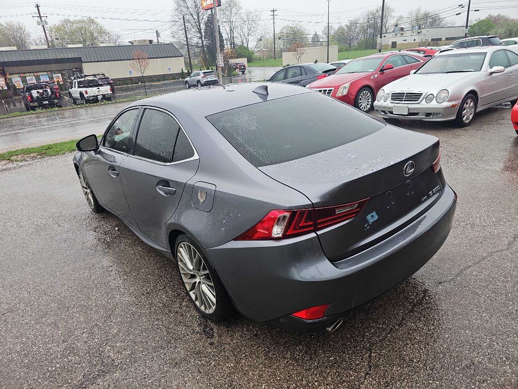 2016 Lexus IS 300 Image 13
