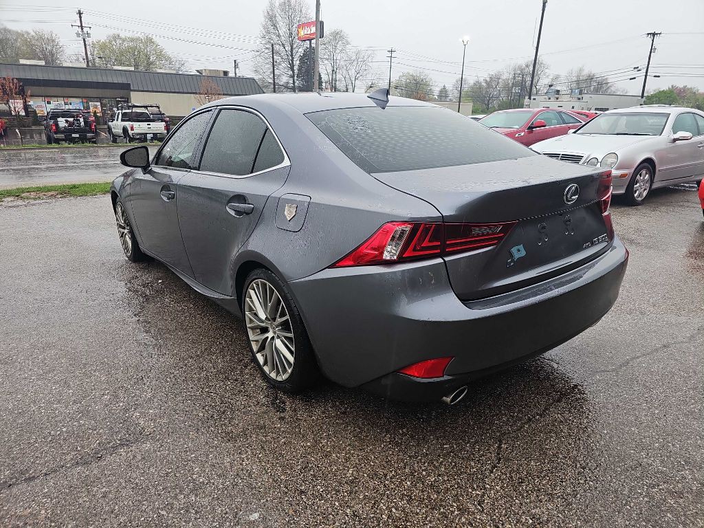 2016 Lexus IS 300 Image 16