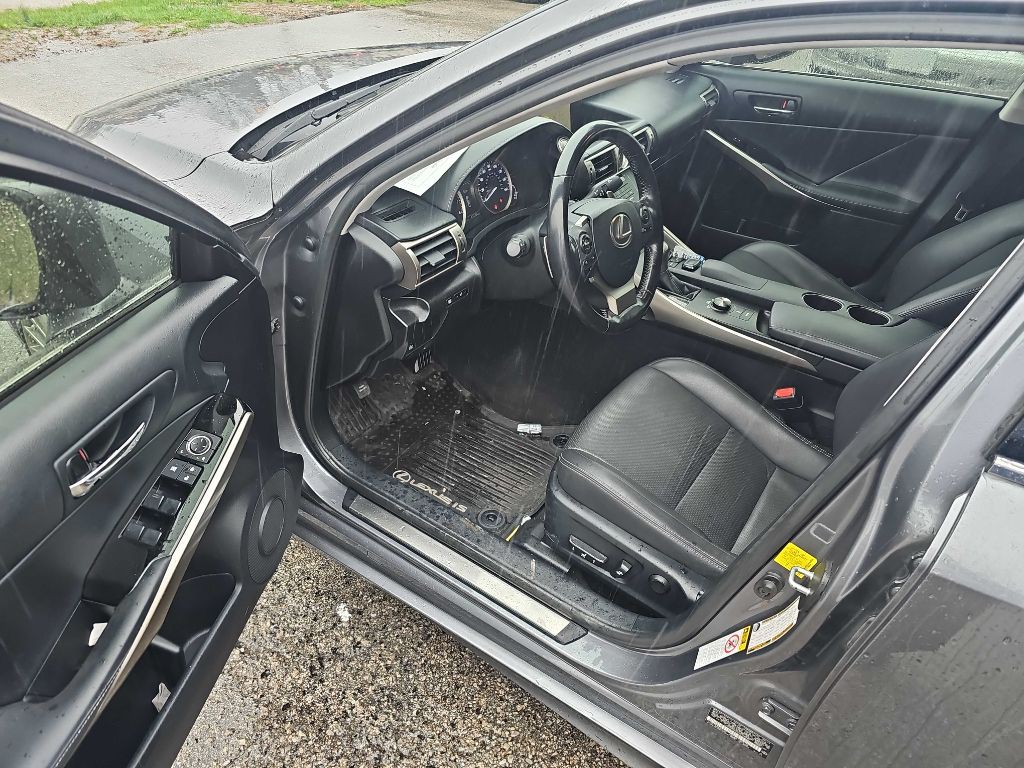 2016 Lexus IS 300 Image 19
