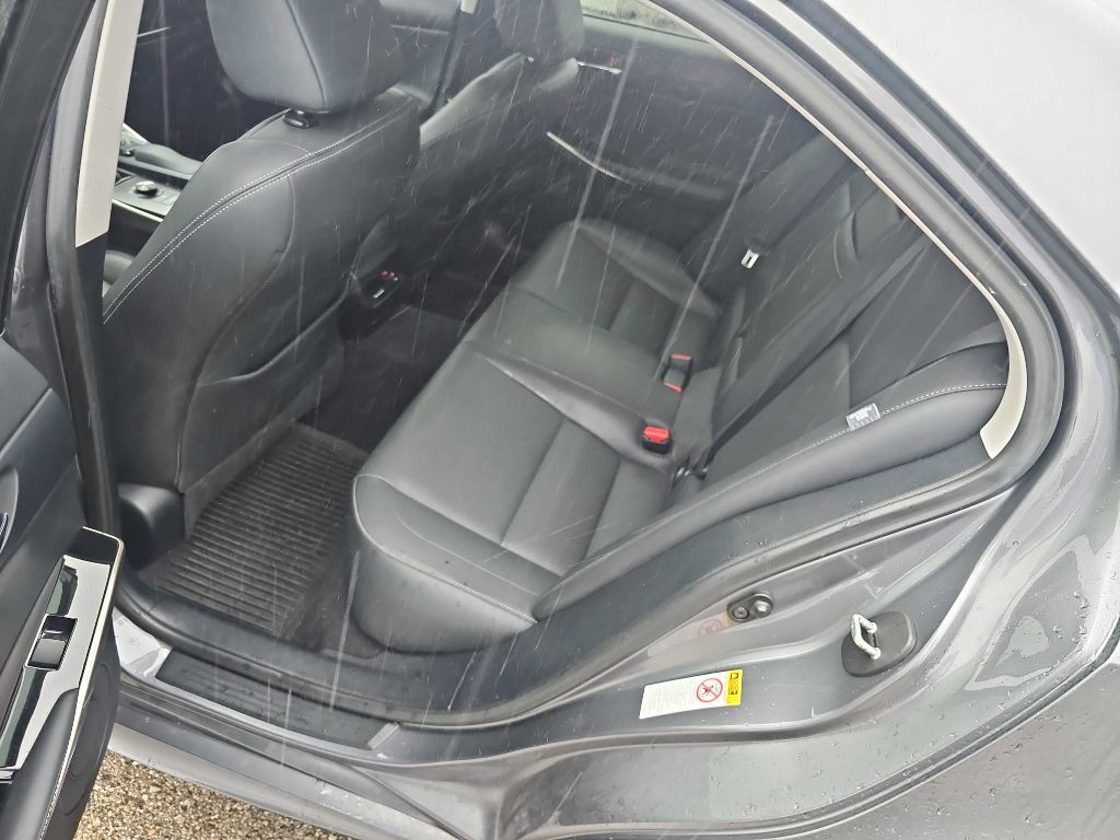 2016 Lexus IS 300 Image 20
