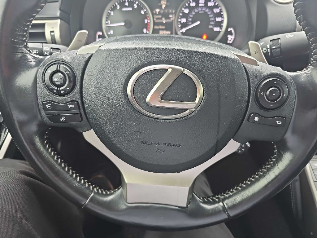 2016 Lexus IS 300 Image 34