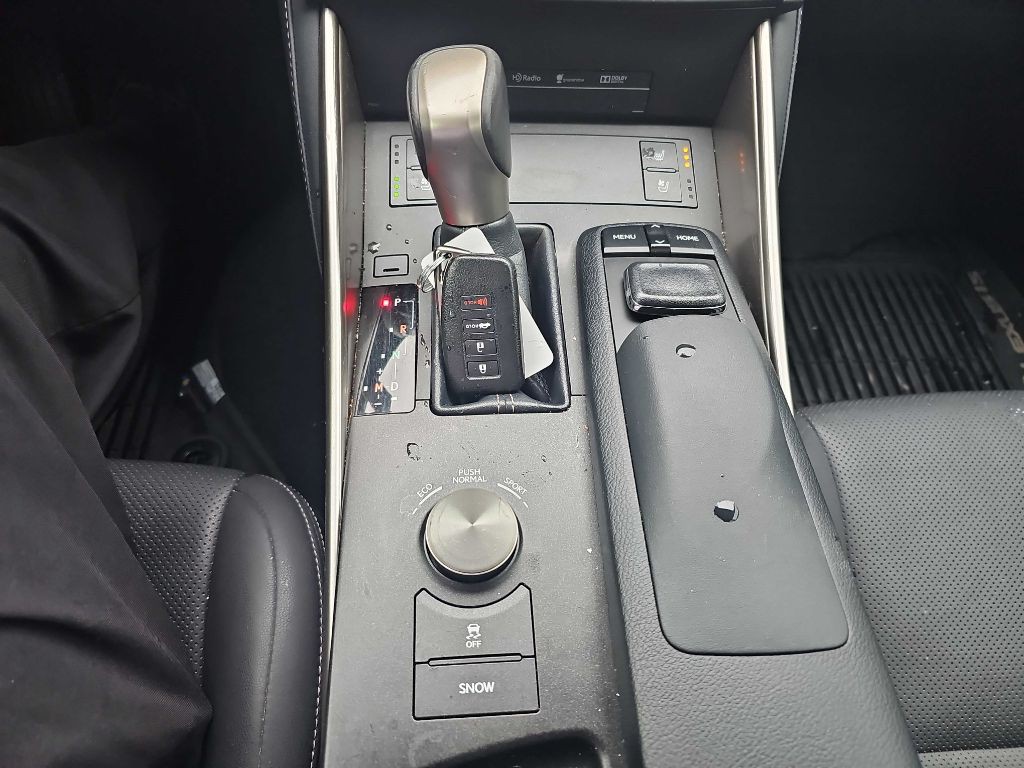 2016 Lexus IS 300 Image 35