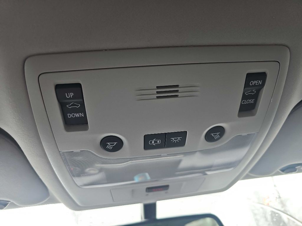 2016 Lexus IS 300 Image 37