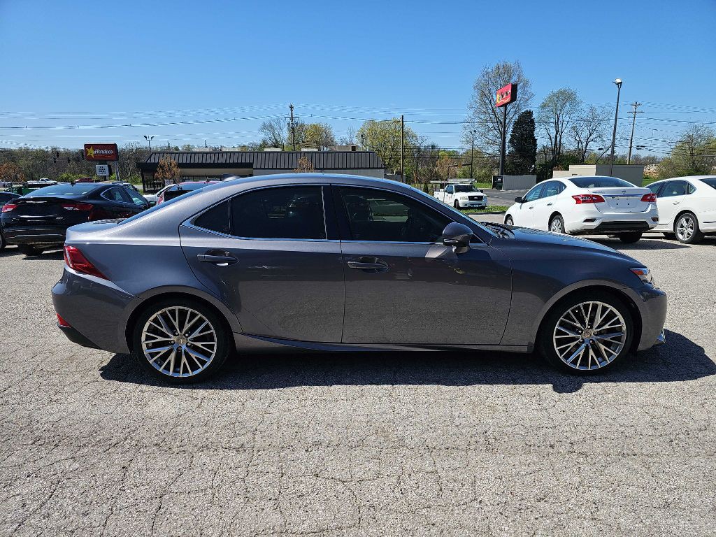 2016 Lexus IS 300 Image 42