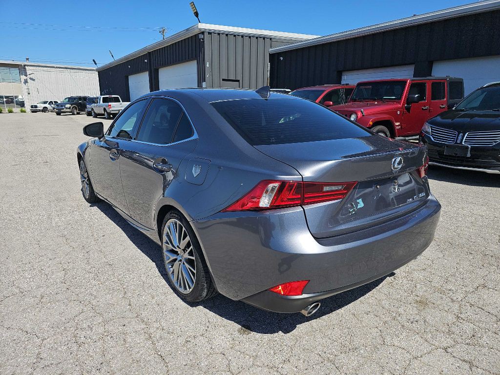 2016 Lexus IS 300 Image 48
