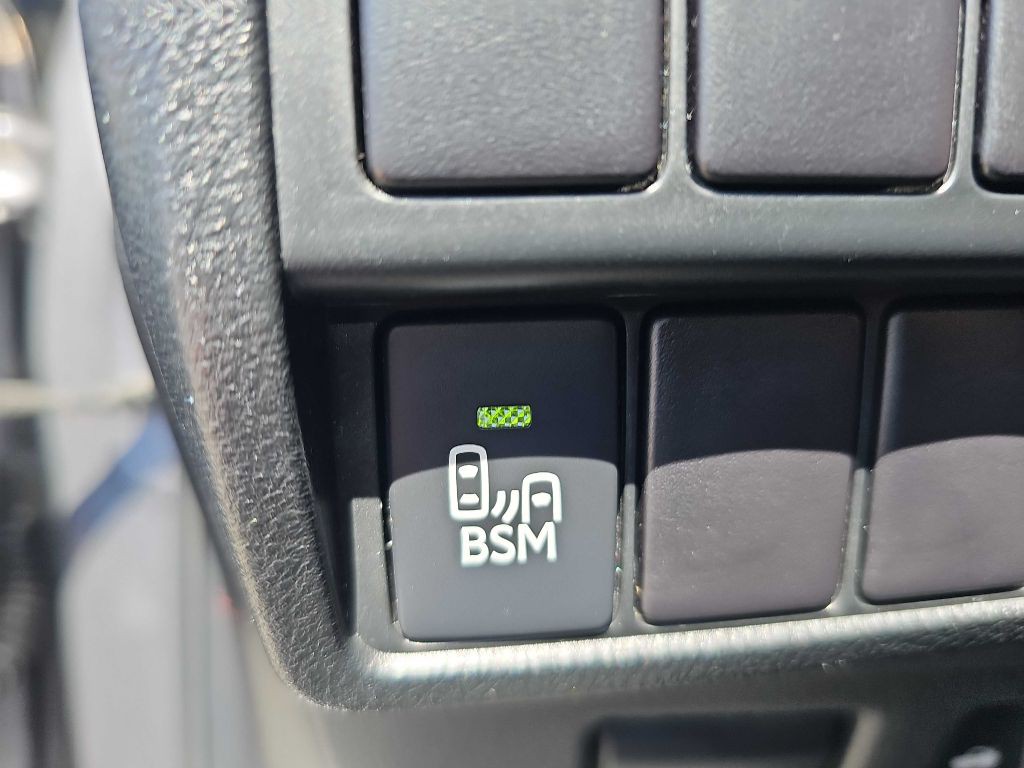 2016 Lexus IS 300 Image 60