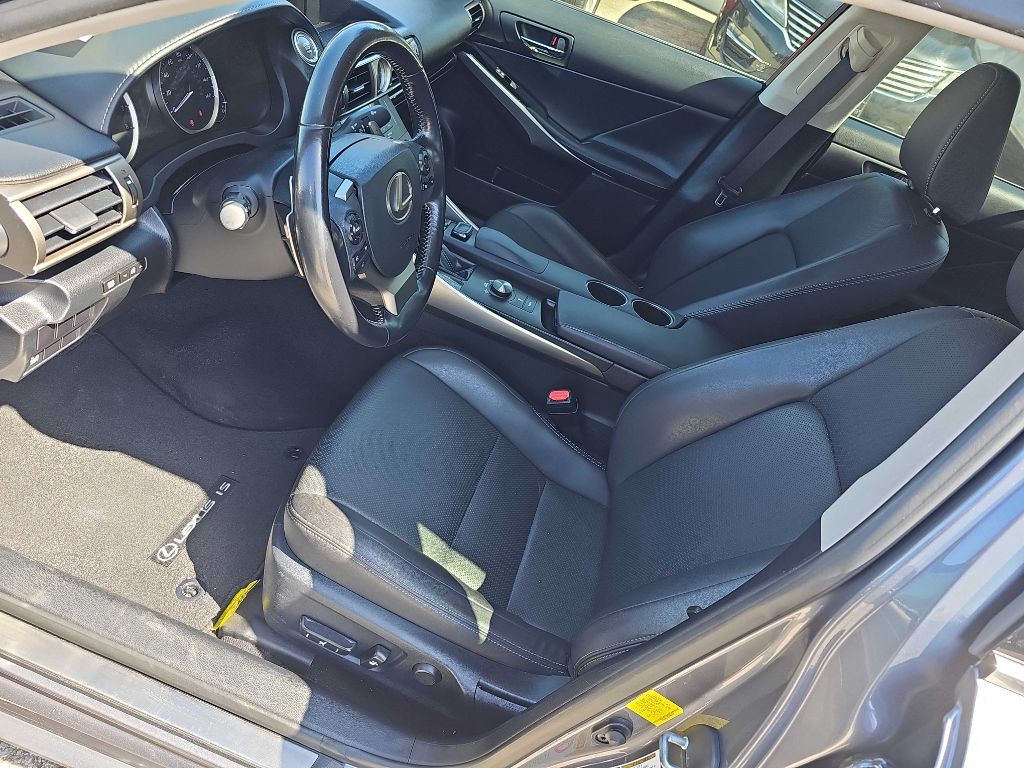 2016 Lexus IS 300 Image 65