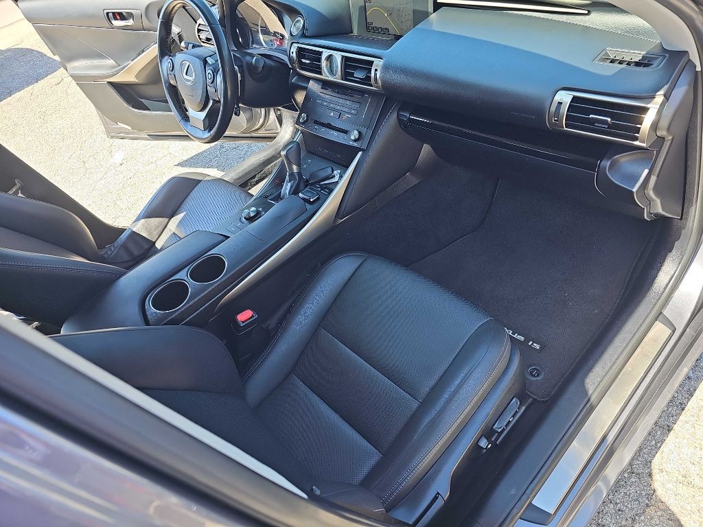 2016 Lexus IS 300 Image 69